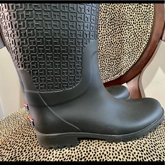 ❌Sold❌Tommy Hilfiger Rainboots - Picture 6 of 12